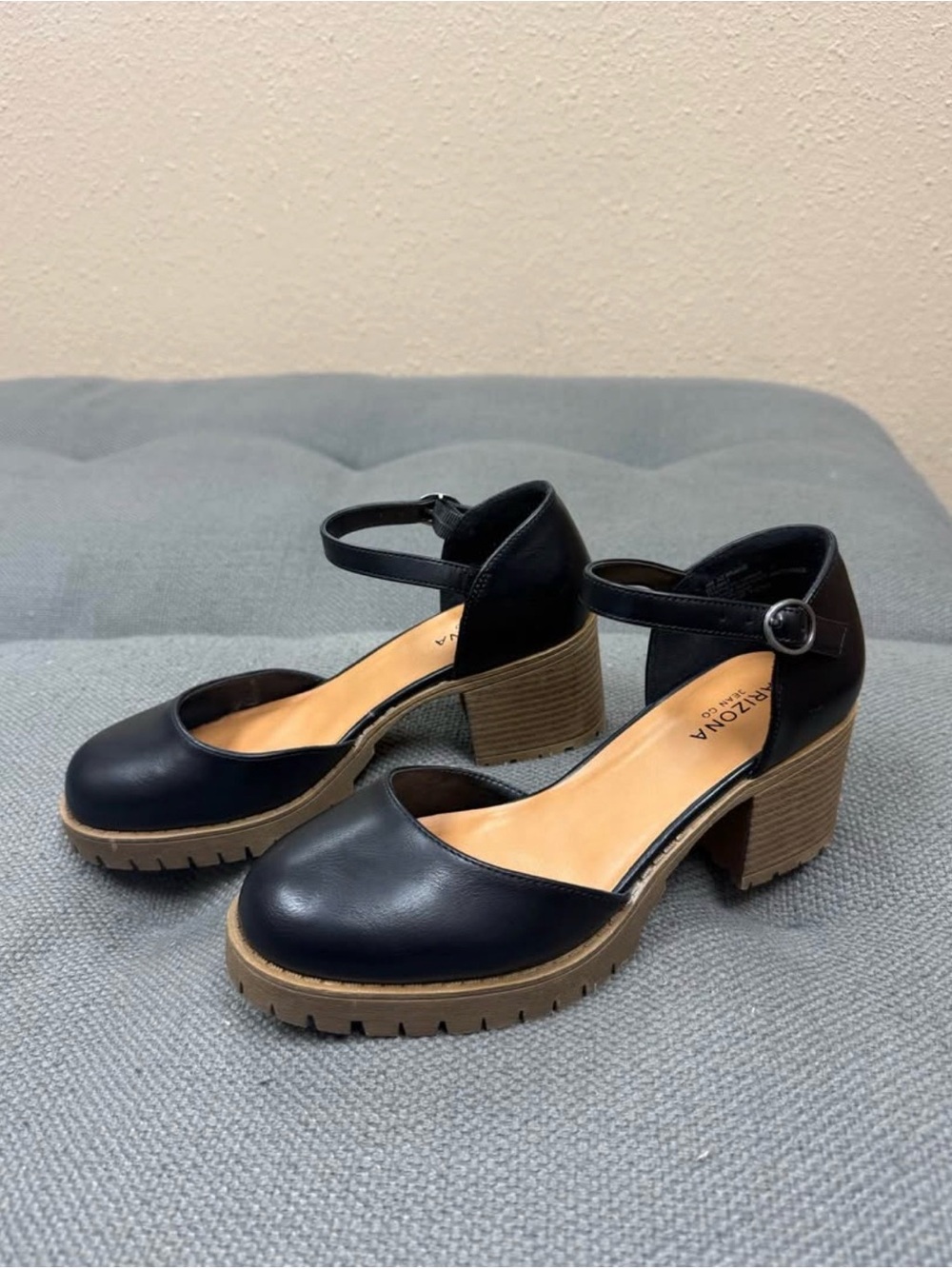 Brand New Arizona Prairie Round Toe Mary Janes sz 8